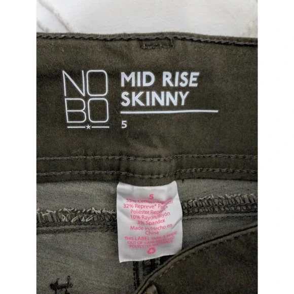 No Boundaries Olive Green Mid Rise Skinny Colored Pants Womens Jeggings Size 5 - Picture 3 of 4